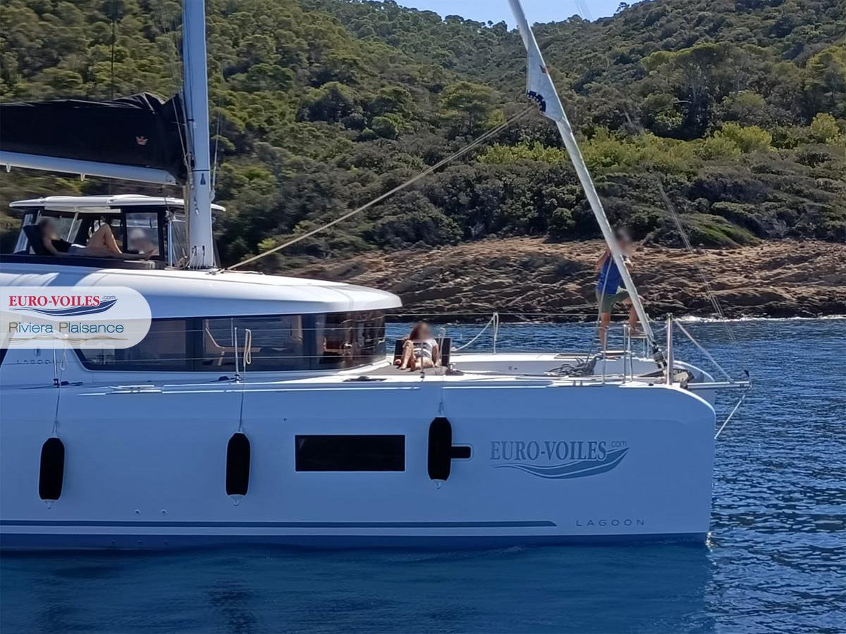 LAGOON 42 