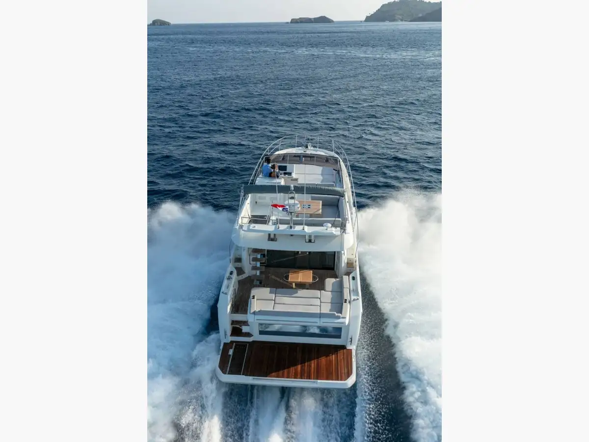 PRESTIGE 590 FLY 