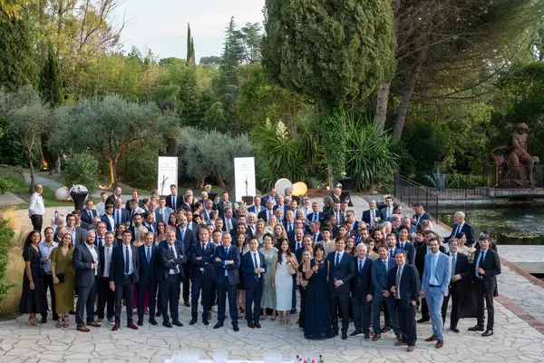 AWARDS : Prestige Yachts  World Dealer Meeting