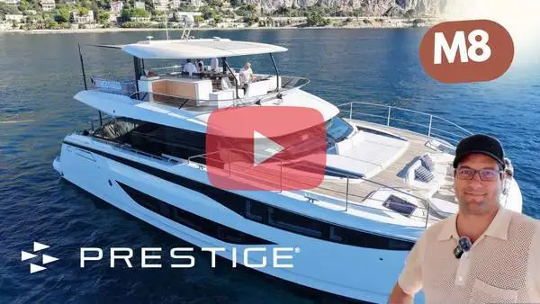 	 Avant-premi�re VISITE A BORD : M8 - Prestige Yachts
