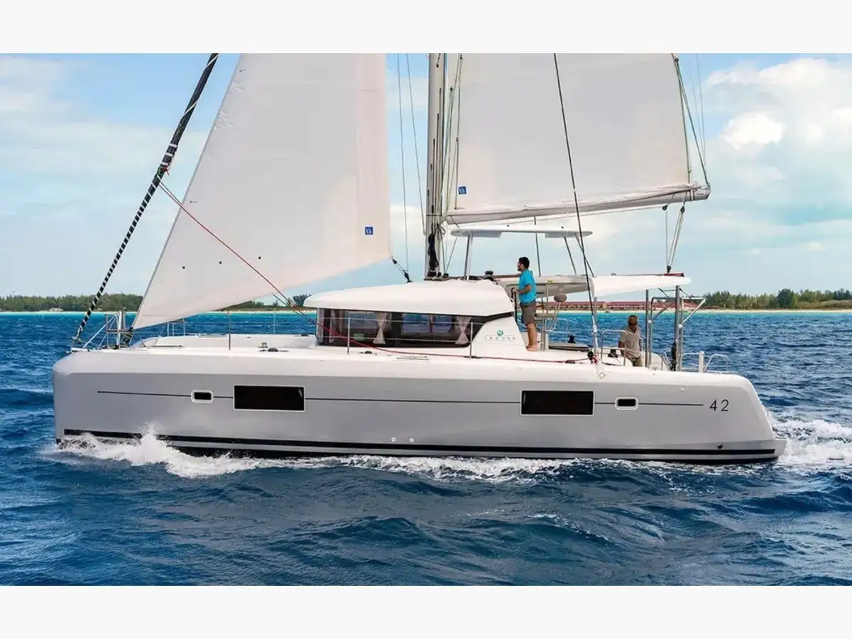 Lagoon 42