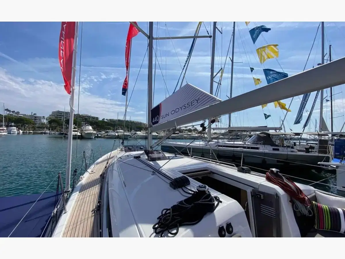 Sun Odyssey 440