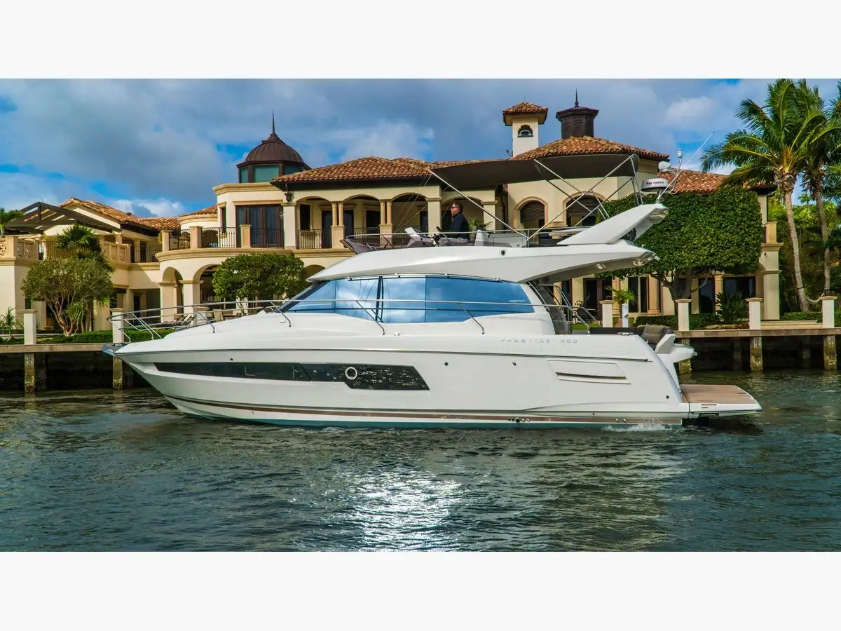 PRESTIGE 460 FLY