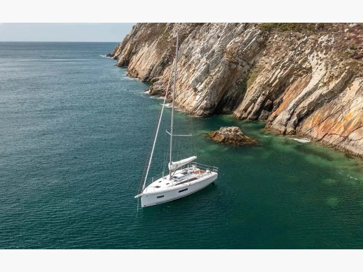 Oceanis 37.1