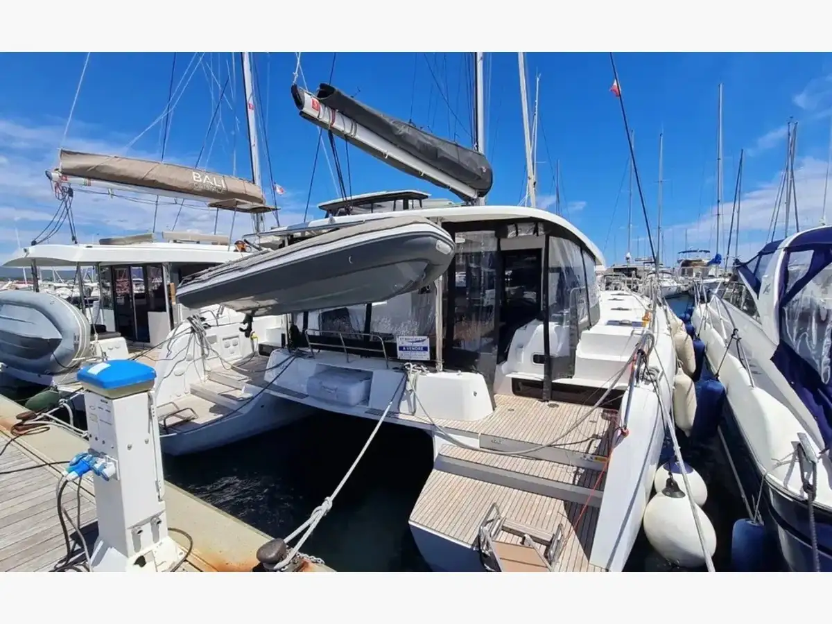 Lagoon 42